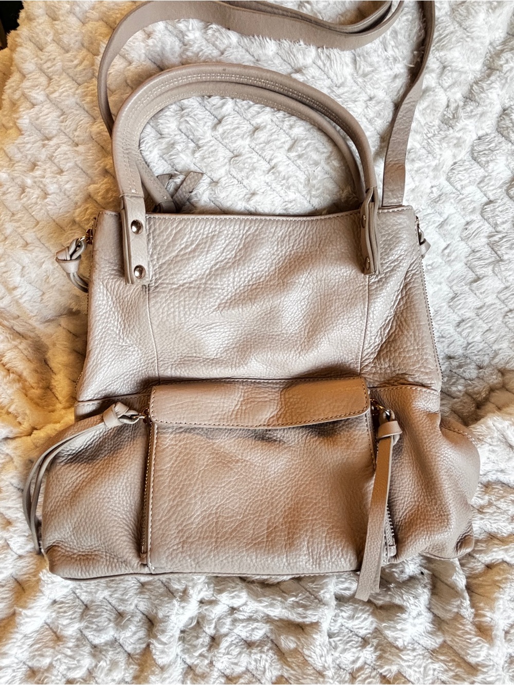 Sundance Cream Pebbled Leather Tote Expandable Side Zips Gold